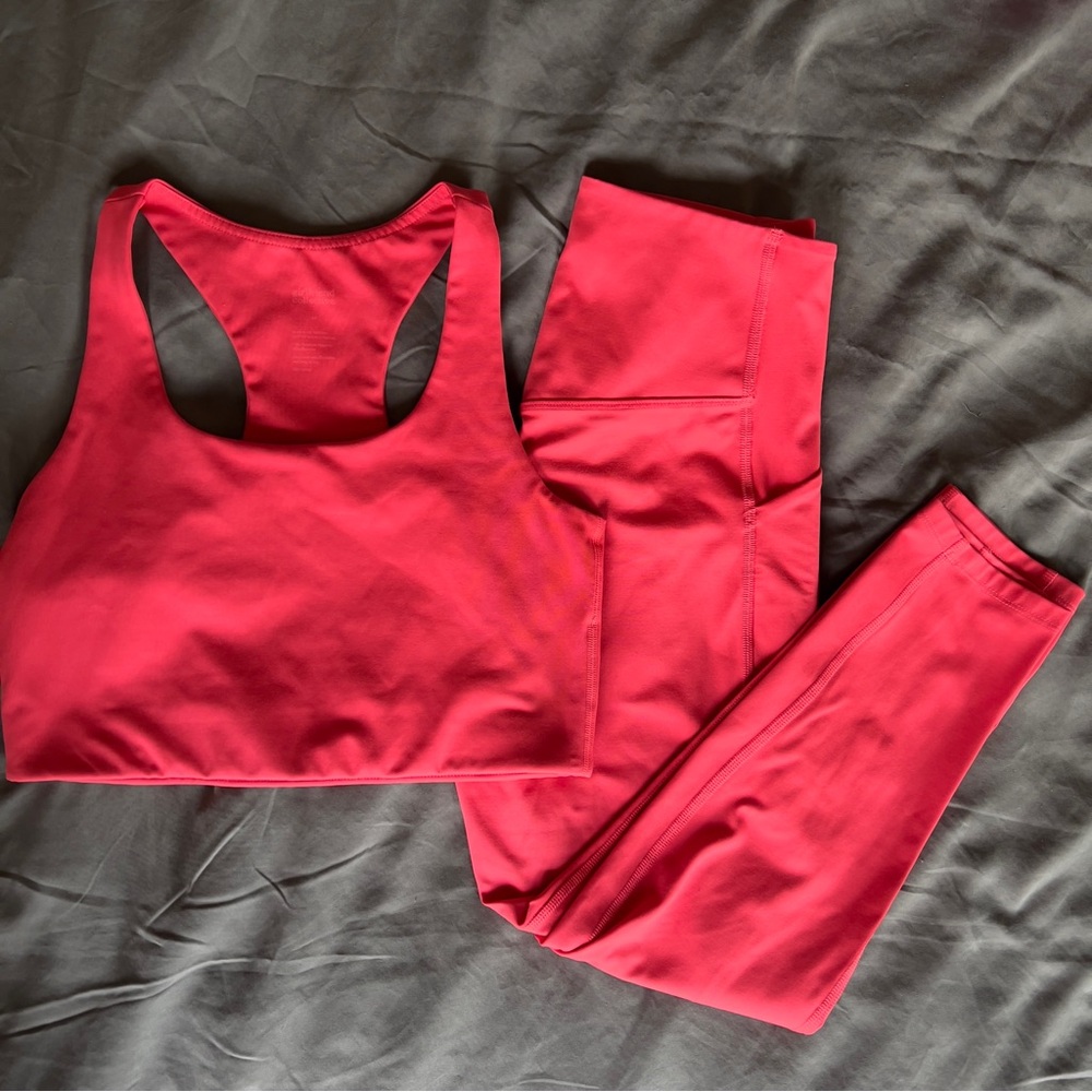 Girlfriend Collective Paloma Bra + Compression Pocket Legging - M, Geranium